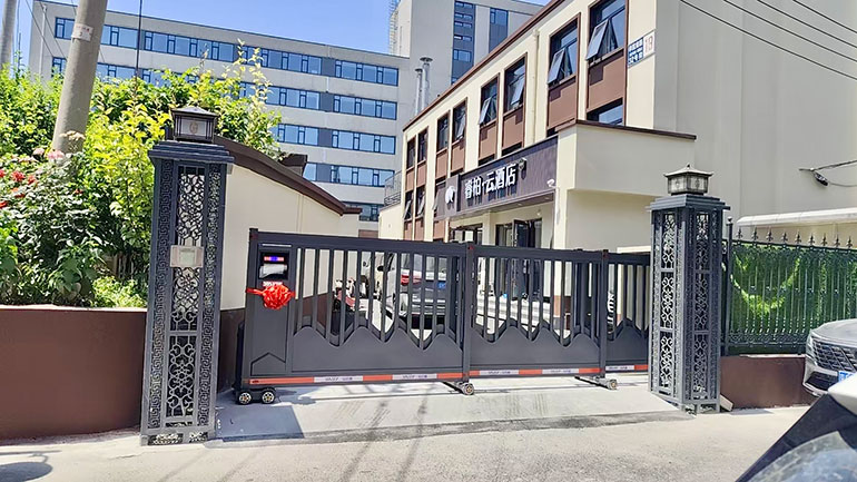 北京好舒服酒店段滑门1